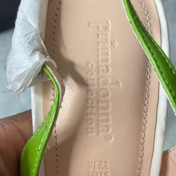 PrimaDonna Collection. Color Block Sling Buckle - Picture 7 of 8